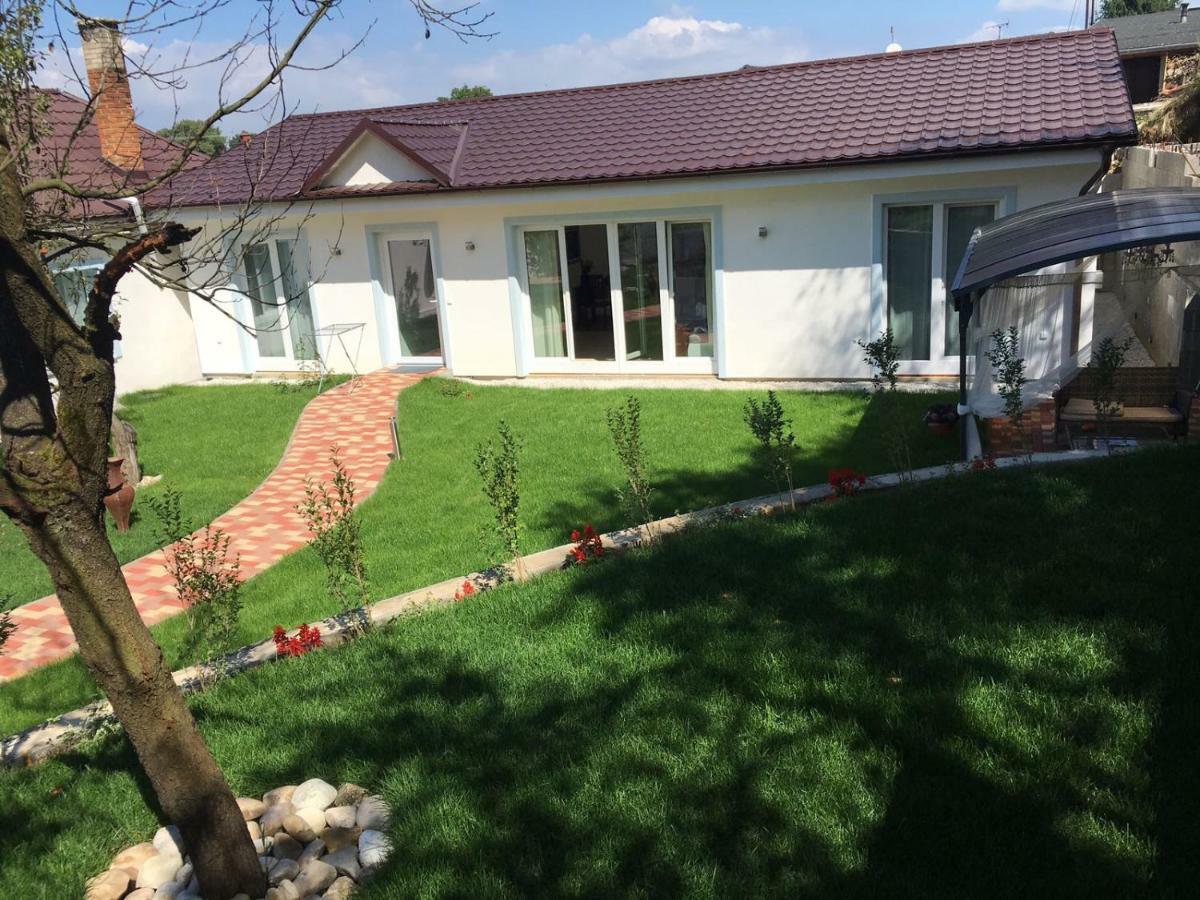 Pension Julia Banka Exterior photo